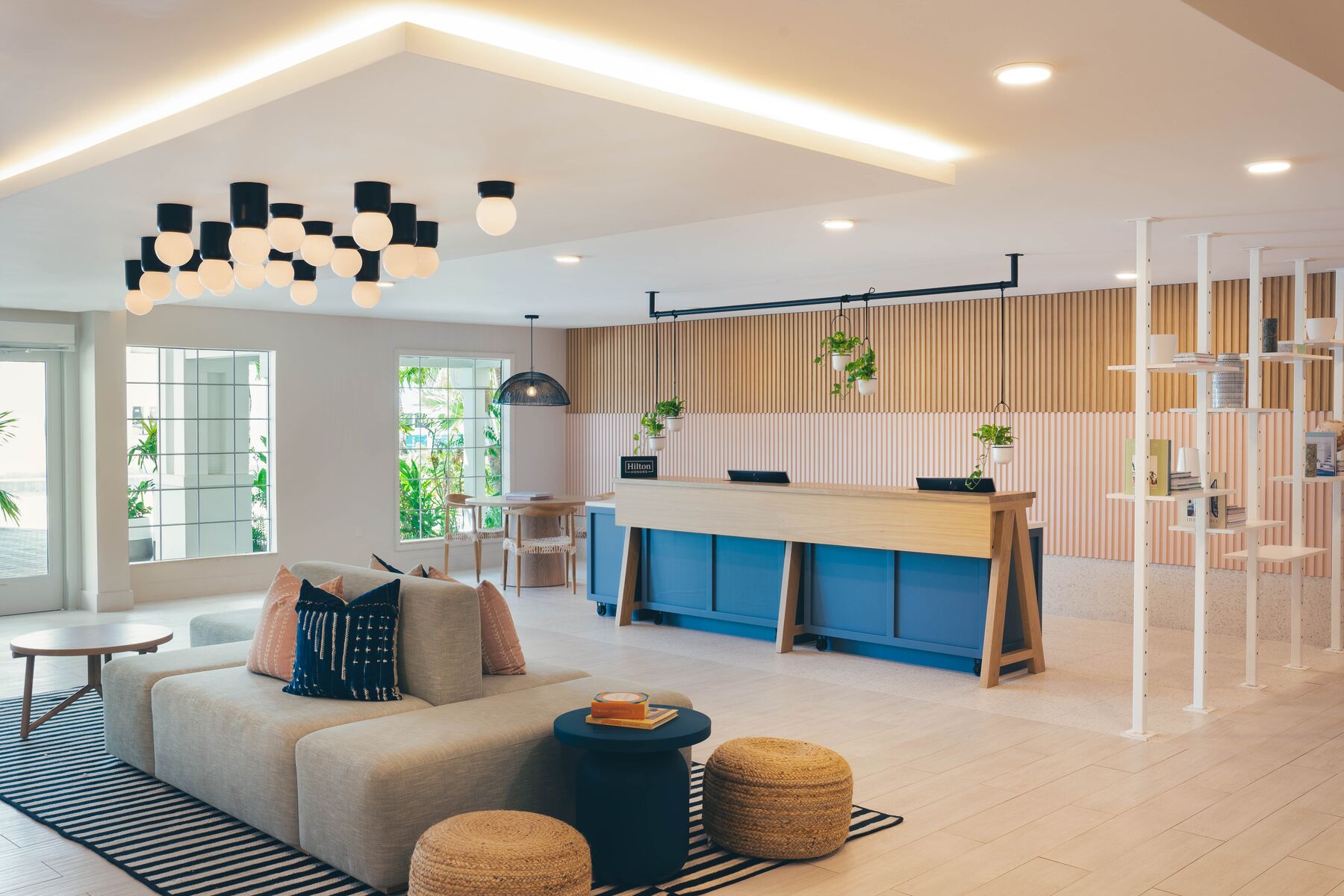 Hampton by Hilton Grand Cayman receives prestigious award for service excellence